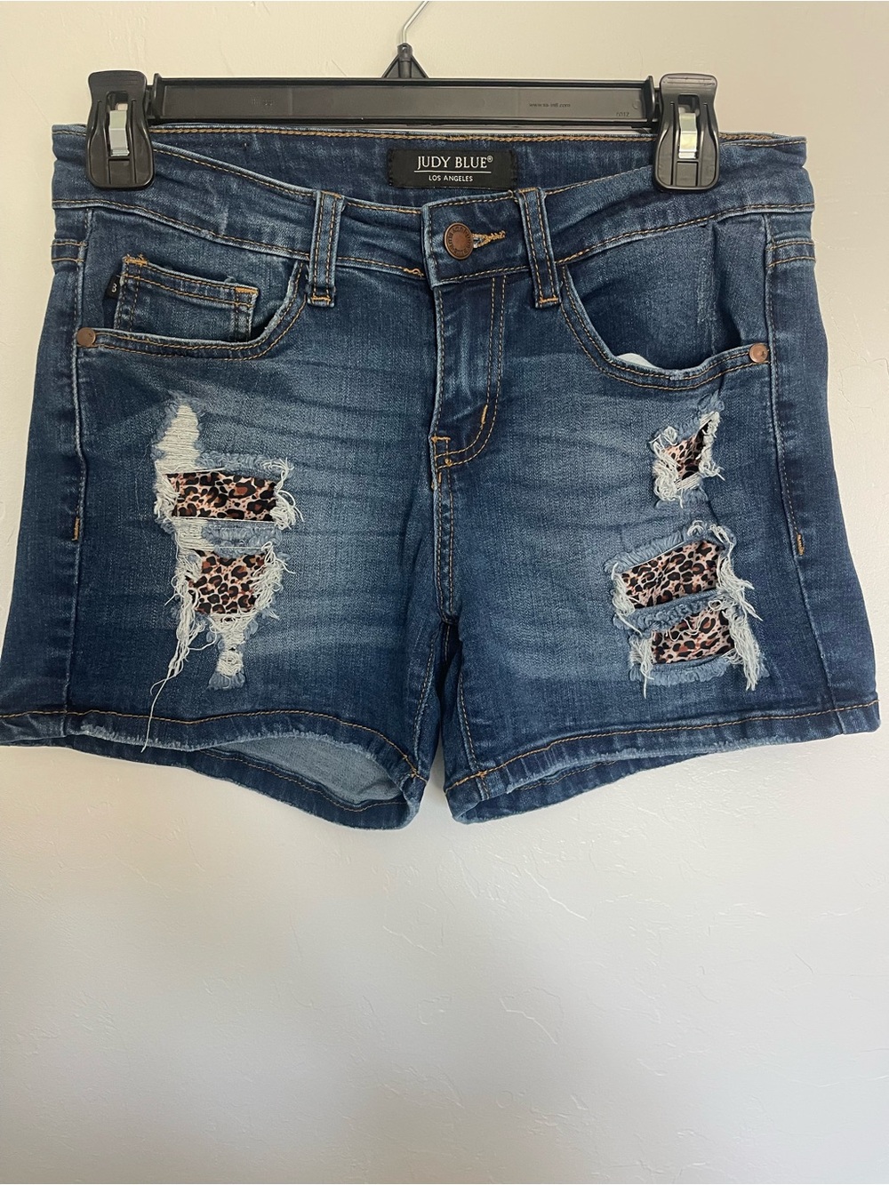 Judy Blue Mid Rise Distressed Blue Denim Leopard Shorts Size Small